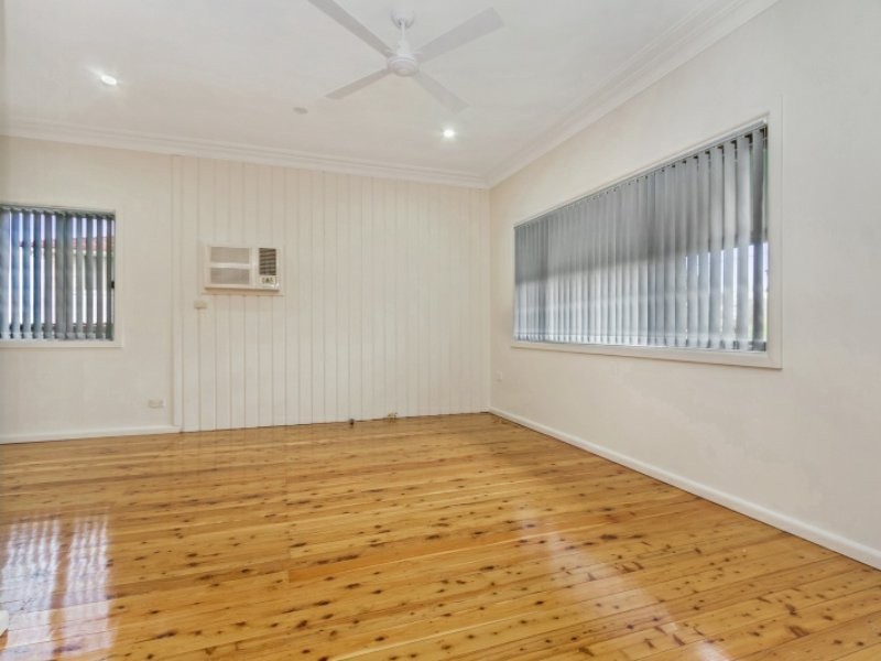 6 Illoca Place, Toongabbie NSW 2146