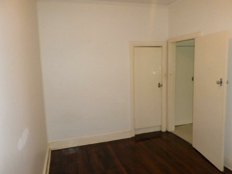 2/11 Franklin Street, Mays Hill NSW 2145