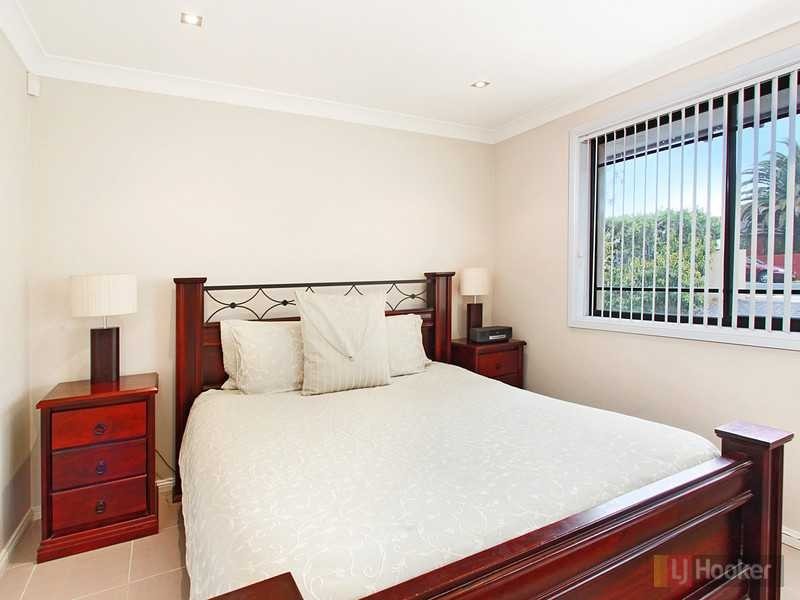 17 Gipps Rd, Greystanes NSW 2145