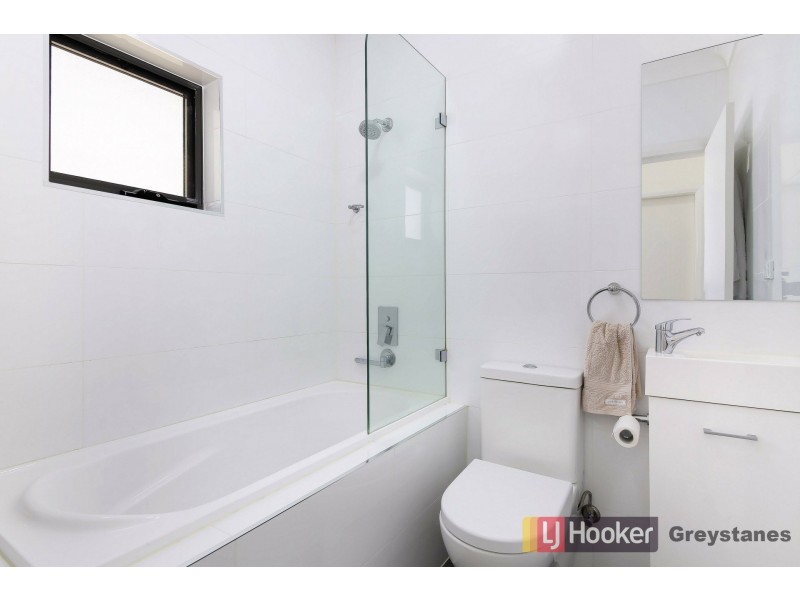 2/61 Irrigation Road, South Wentworthville NSW 2145