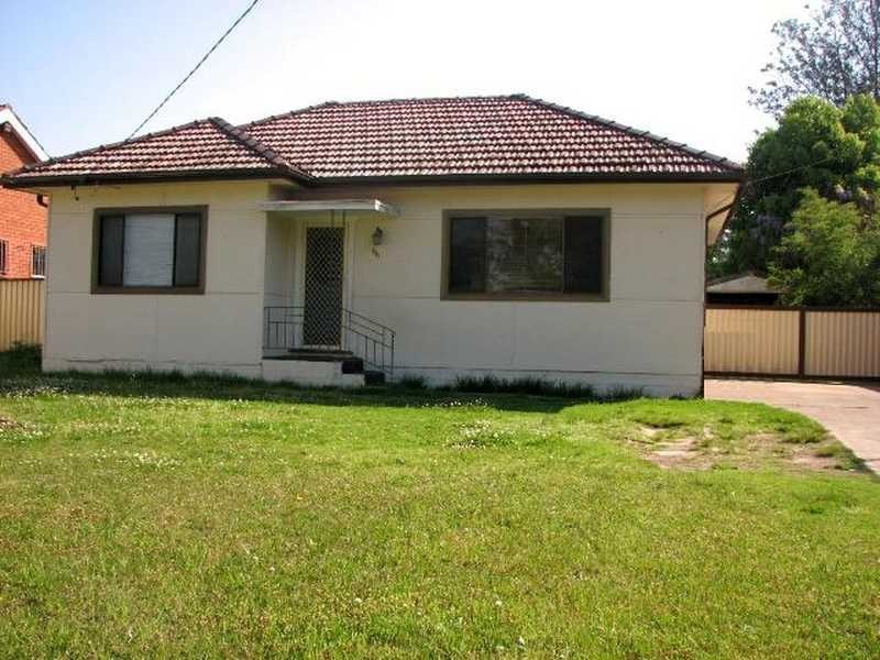 104 Centenary Rd, South Wentworthville NSW 2145