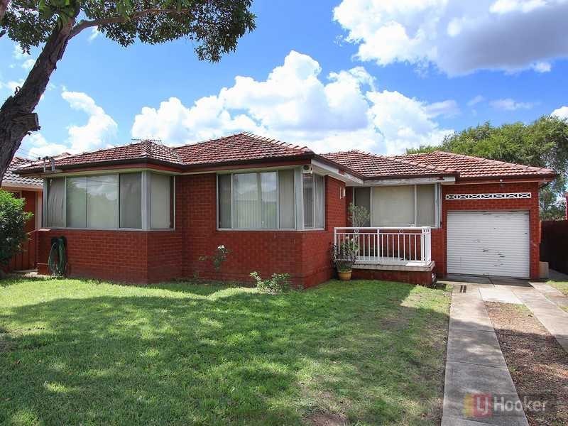 17 Hilton St, Greystanes NSW 2145