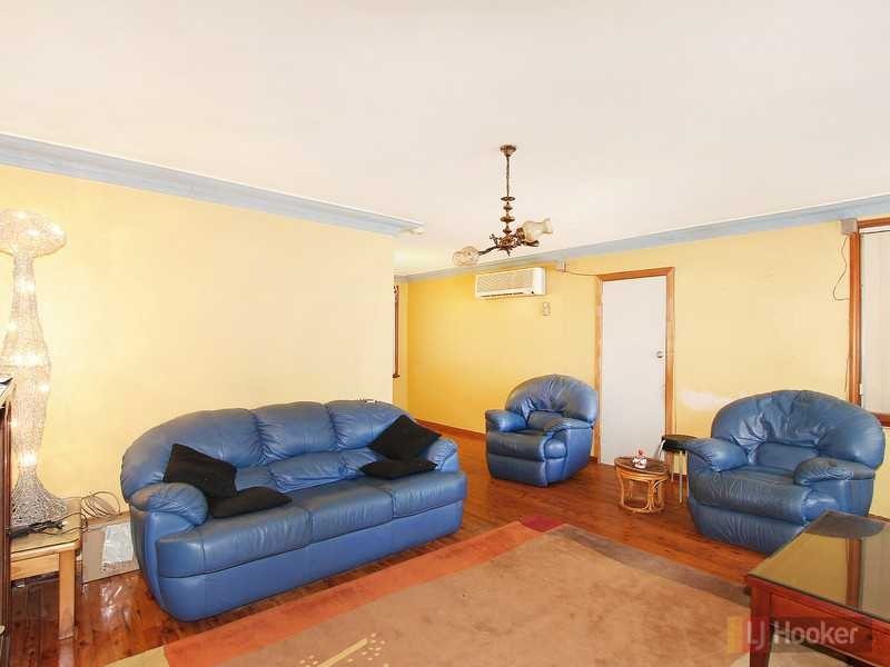 17 Hilton St, Greystanes NSW 2145