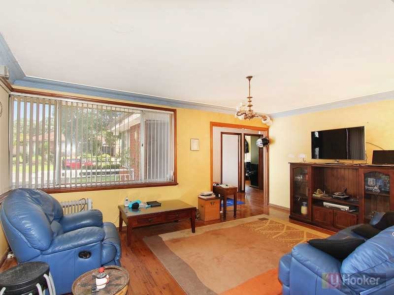 17 Hilton St, Greystanes NSW 2145