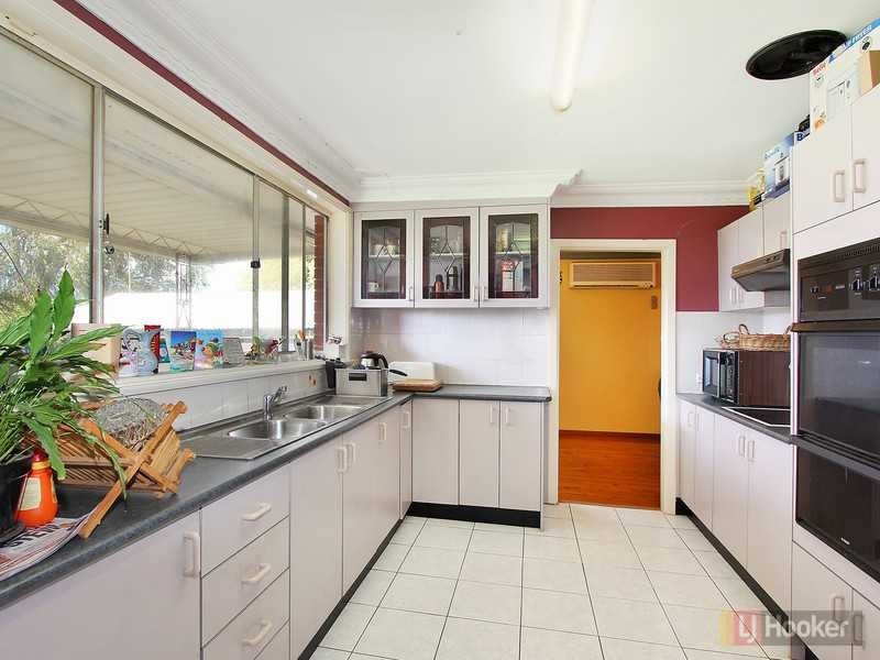 17 Hilton St, Greystanes NSW 2145