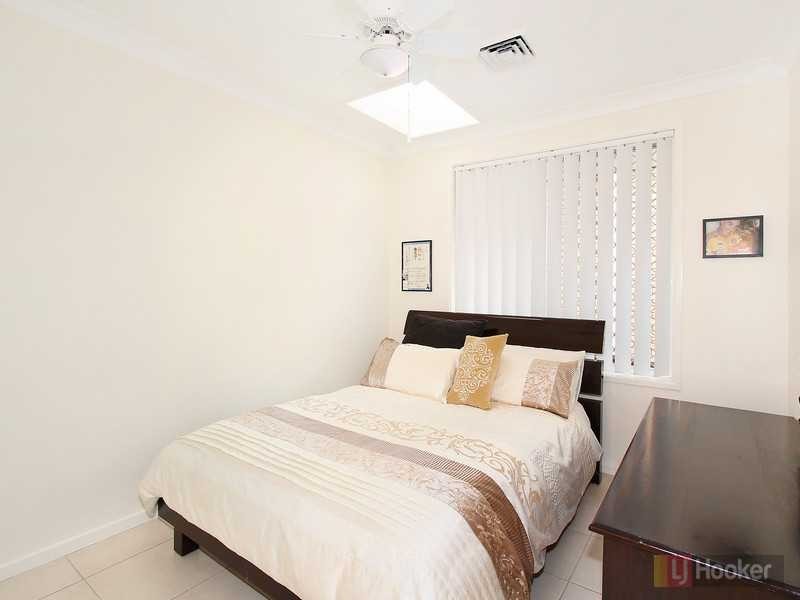 12 Warrah Pl, Greystanes NSW 2145