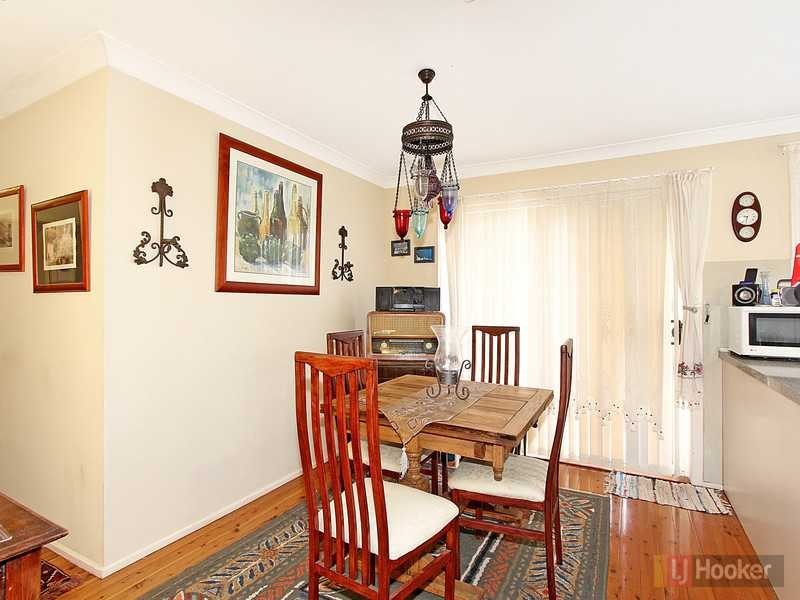 12 Oleander St, Greystanes NSW 2145