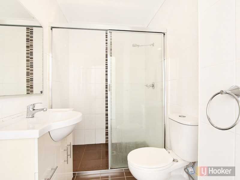 2 Civic Avenue, Pendle Hill NSW 2145