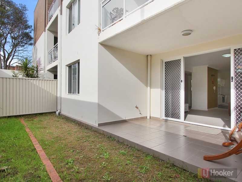 2 Civic Avenue, Pendle Hill NSW 2145