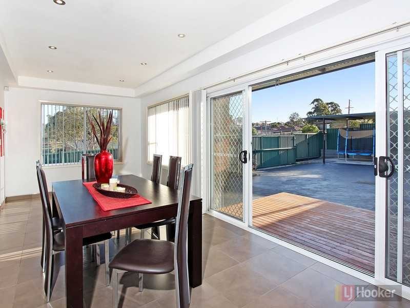 2 Wattle St, Greystanes NSW 2145