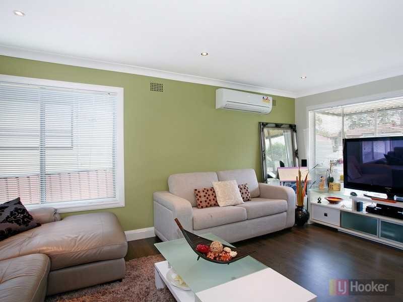 11 Sedgman St, Greystanes NSW 2145