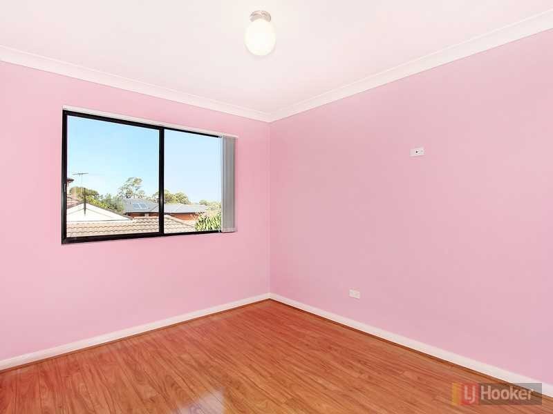 1/112 Betts Road, Woodpark NSW 2164