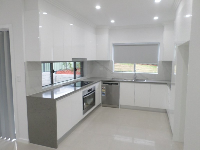 82a Grevillea Crescent, Greystanes NSW 2145