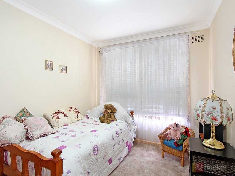 15 Maple Street, Greystanes NSW 2145