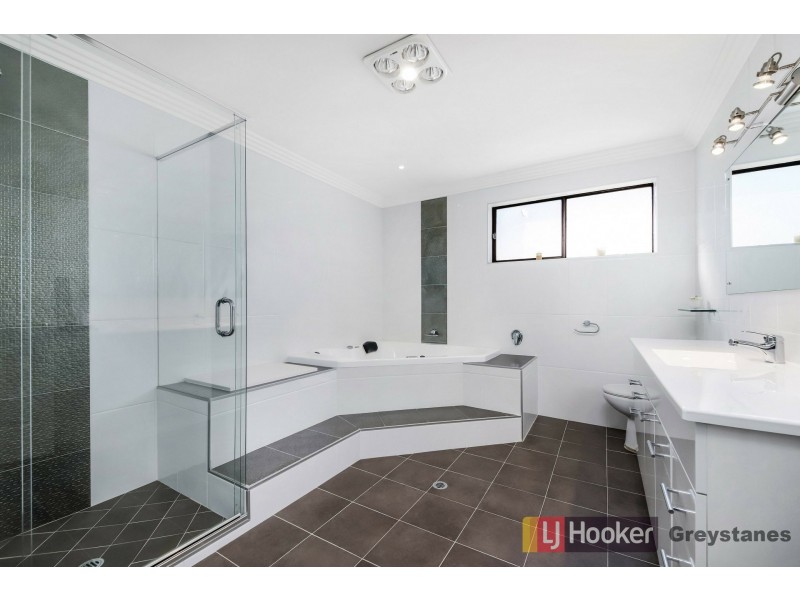 11 Rosewood Drive, Greystanes NSW 2145