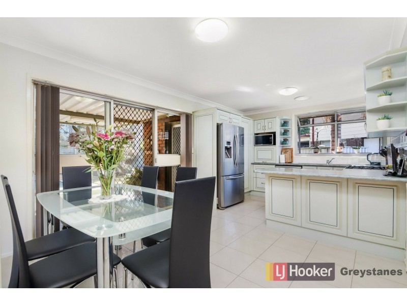 4 Raphael Place, Old Toongabbie NSW 2146