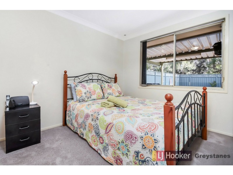 4 Raphael Place, Old Toongabbie NSW 2146