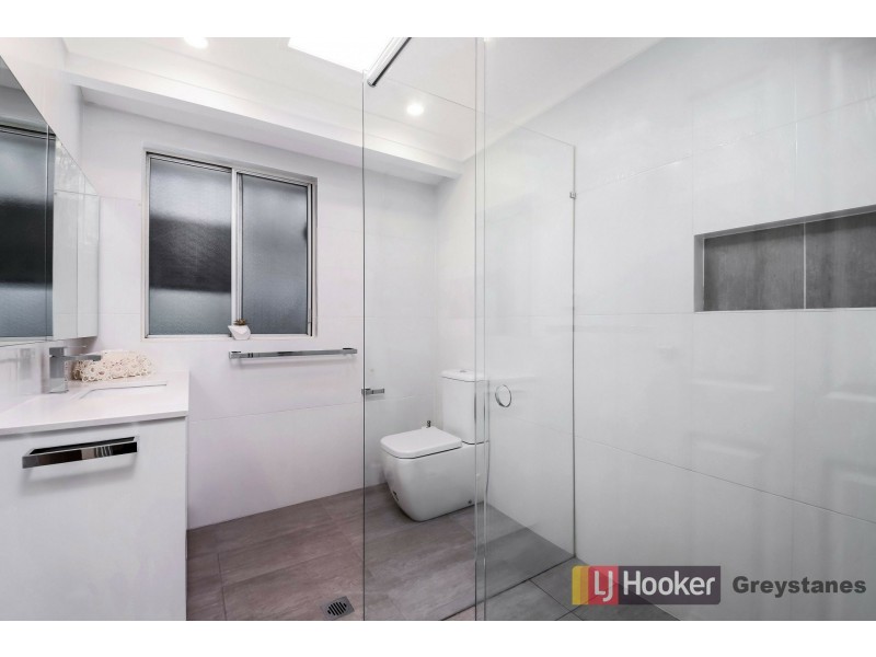 4 Raphael Place, Old Toongabbie NSW 2146