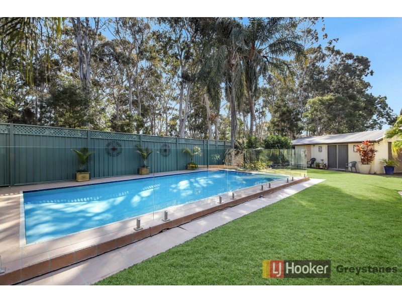 4 Raphael Place, Old Toongabbie NSW 2146
