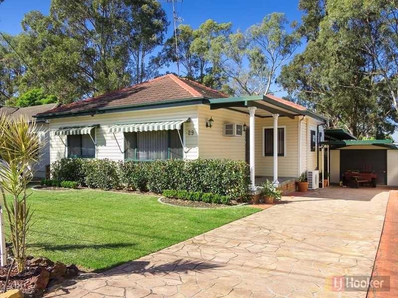 29 Vale St, Woodpark NSW 2164