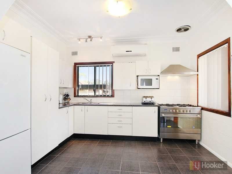 29 Vale St, Woodpark NSW 2164