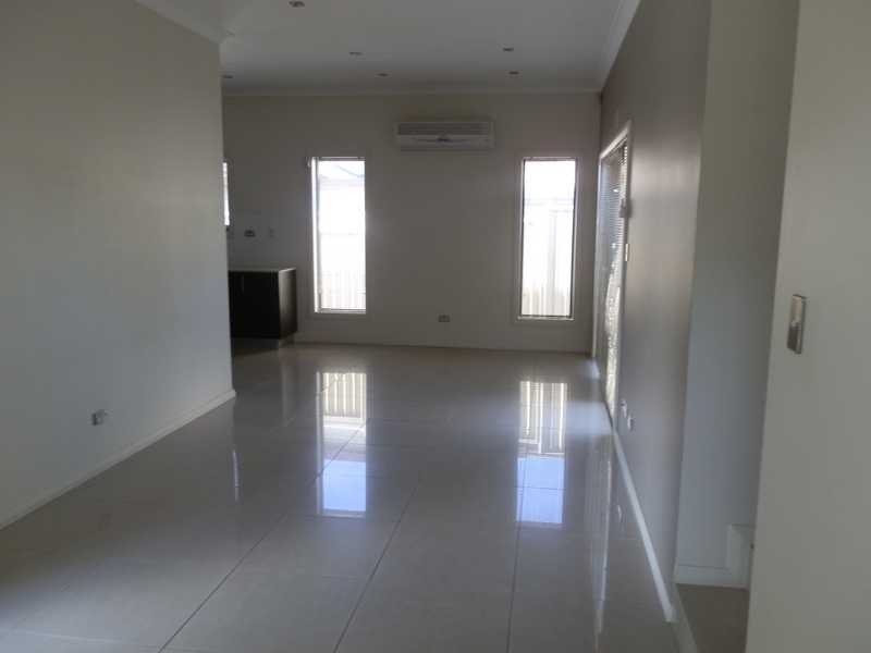 2a Arcadia St, Merrylands West NSW 2160