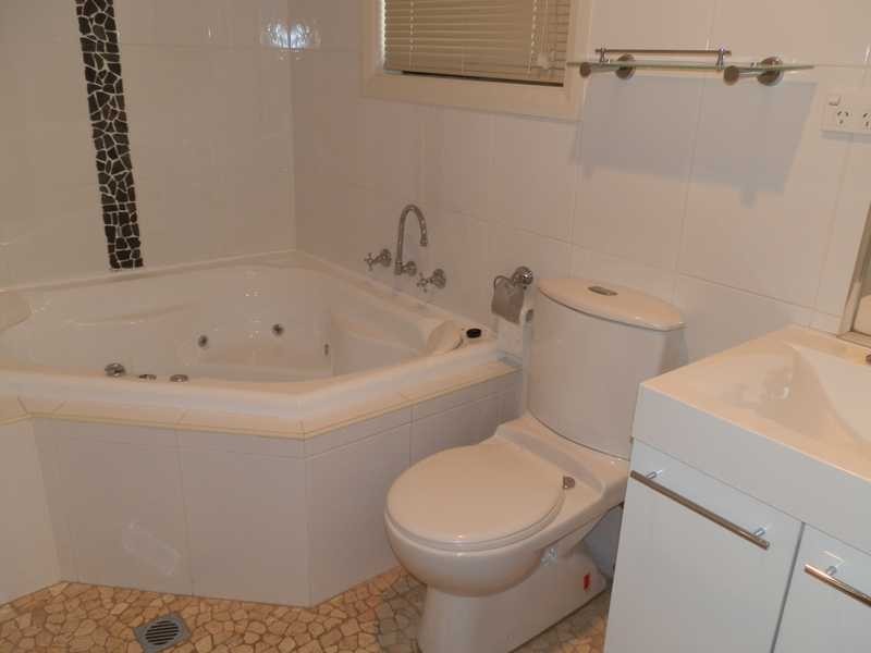 2a Arcadia St, Merrylands West NSW 2160