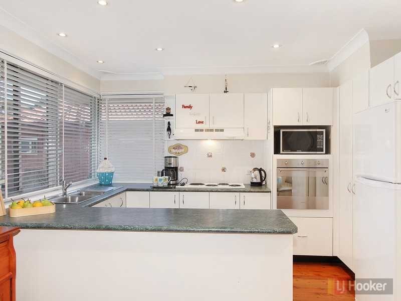 13 Nemesia St, Greystanes NSW 2145