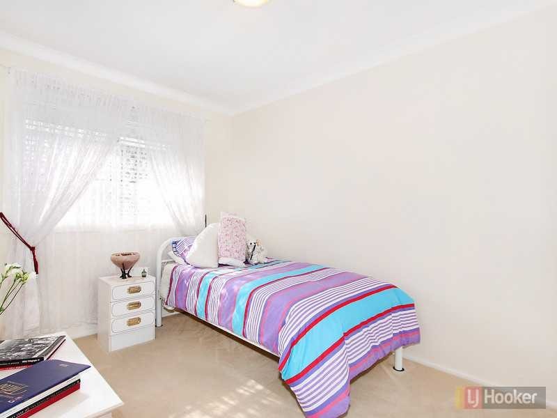 13 Nemesia St, Greystanes NSW 2145