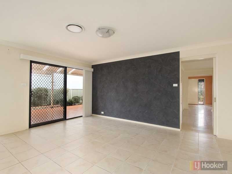 28 Hackett Road, Abbotsbury NSW 2176