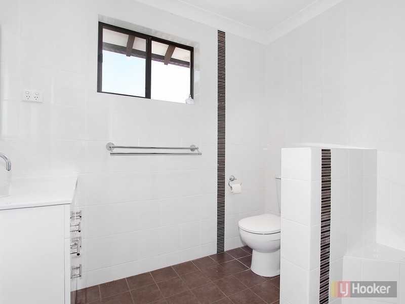 32 Bradman St, Greystanes NSW 2145