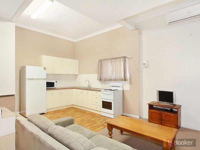 32 Bradman St, Greystanes NSW 2145