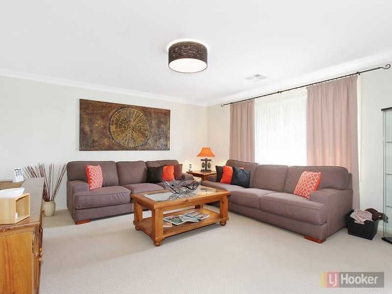 19 Dennis St, Greystanes NSW 2145