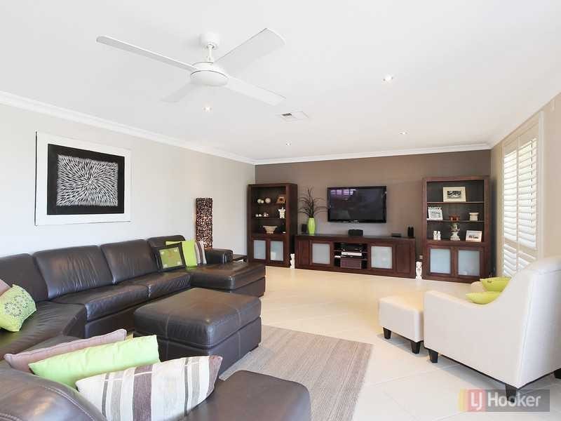 19 Dennis St, Greystanes NSW 2145