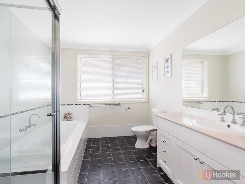 19 Dennis St, Greystanes NSW 2145