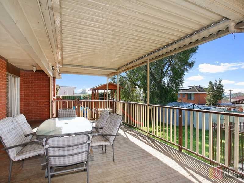 15 Hilton St, Greystanes NSW 2145