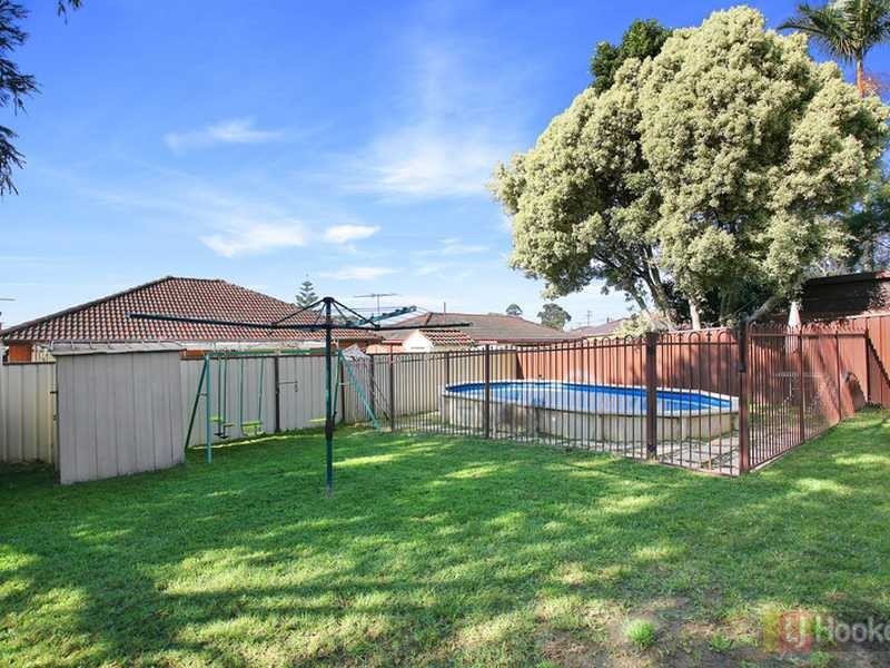 15 Hilton St, Greystanes NSW 2145