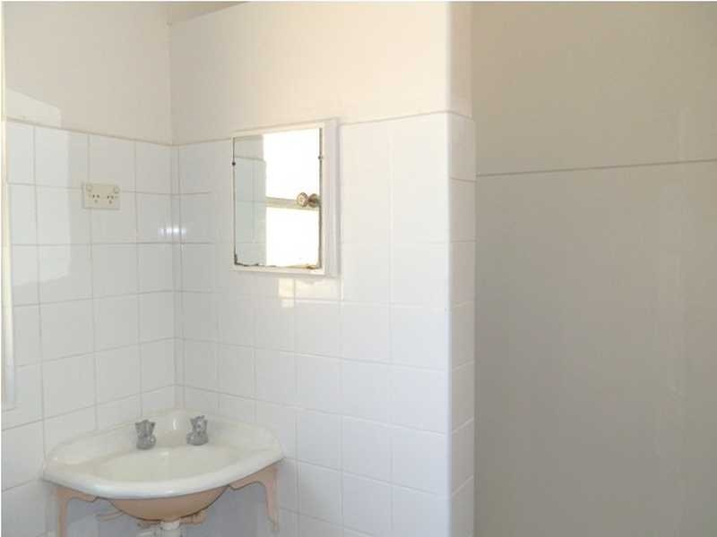 24 Church Avenue, Westmead NSW 2145