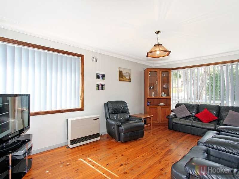 11 Fairfield Road, Woodpark NSW 2164