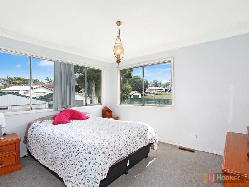11 Fairfield Road, Woodpark NSW 2164