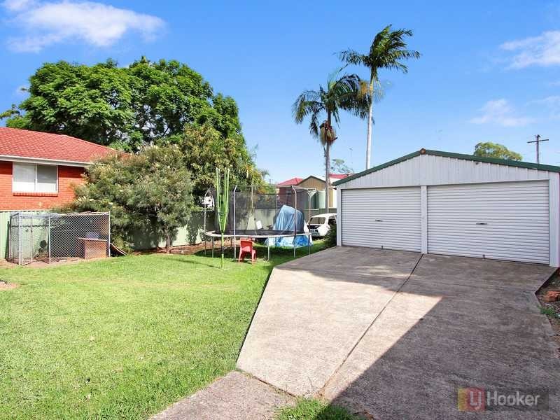 11 Fairfield Road, Woodpark NSW 2164