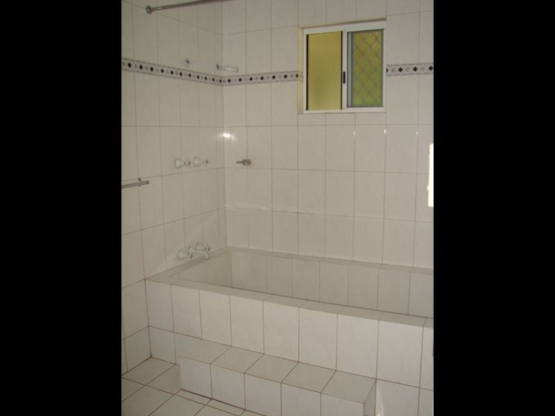 11 Hannibal Crescent, Gray NT 0830