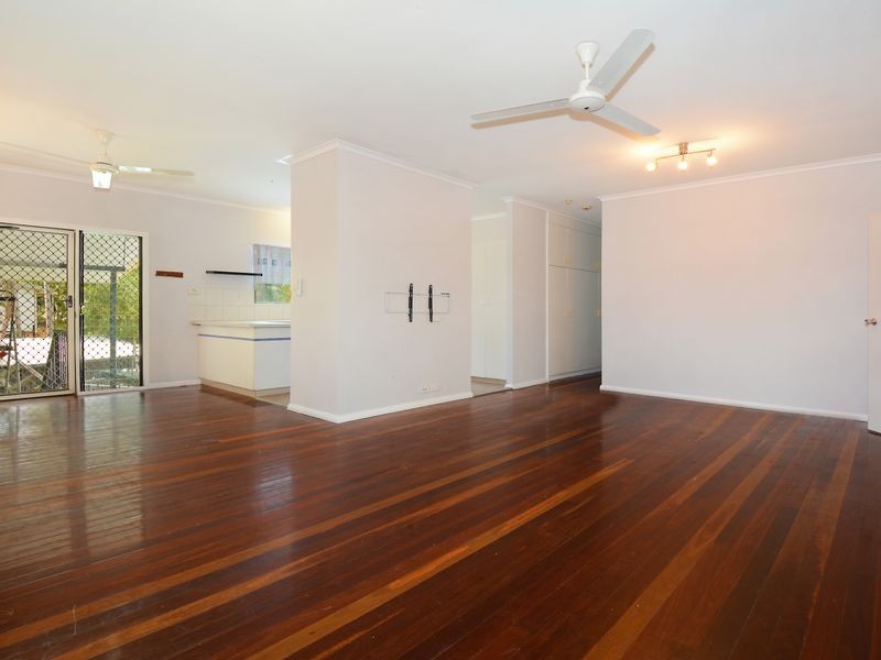 33 Cuthbertson Crescent, Moulden NT 0830