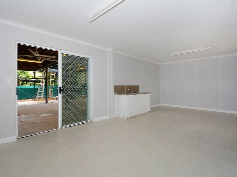 33 Cuthbertson Crescent, Moulden NT 0830