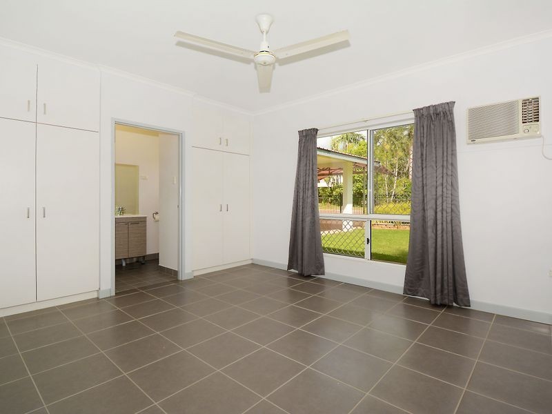 35 Cuthbertson Crescent, Moulden NT 0830