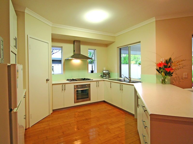 14 Elmore Road, Quindalup WA 6281