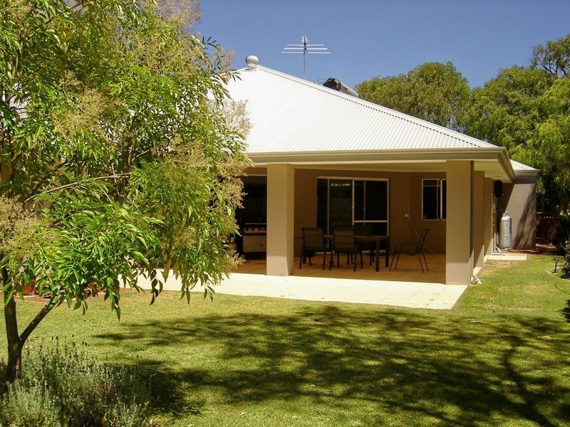 14 Elmore Road, Quindalup WA 6281