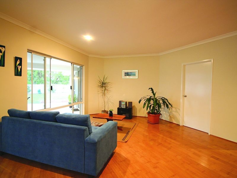 14 Elmore Road, Quindalup WA 6281