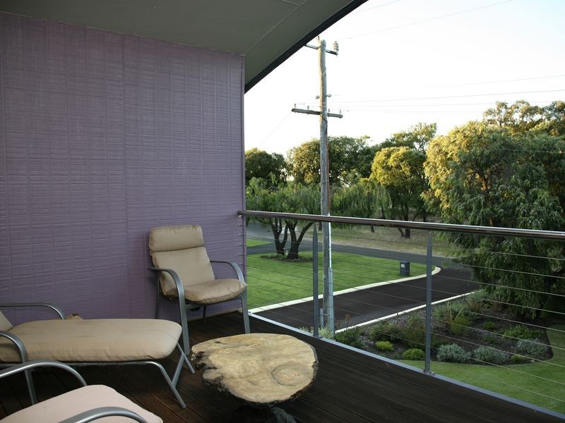 674 Geographe Bay Esplanade, Broadwater WA 6280