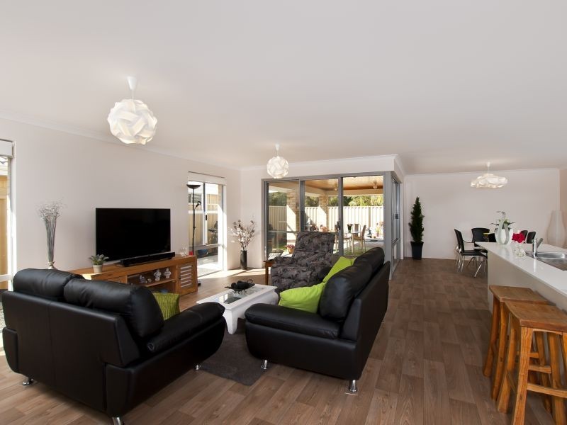 8 Finch Street, Broadwater WA 6280